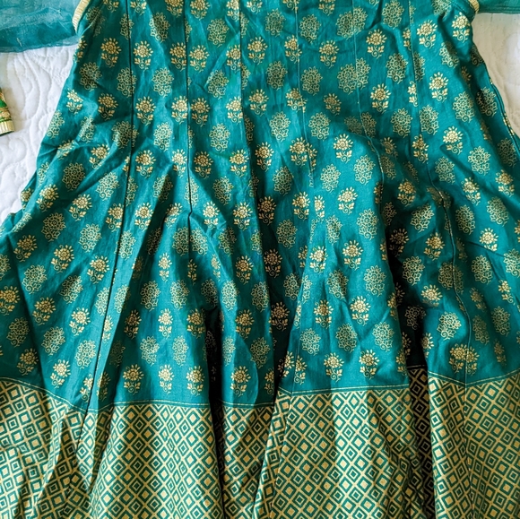 Junaid Jamshed J. Girls' 3 Piece Pakistani Dress Kameez Trouser, 4T - Picture 6 of 9